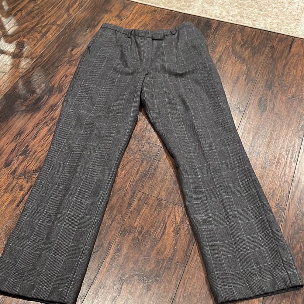 Pendleton 100% Virgin wool pants size 8 fully‎ lined in EUC grey plaid